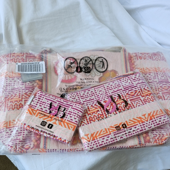 America & Beyond Tote Bag Bundle - Picture 10 of 10